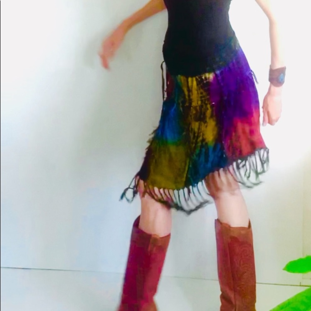 Amazing Vintage Tie Dye Fringe Festival Skirt💜❤️💛💙 fits all sizes🥰